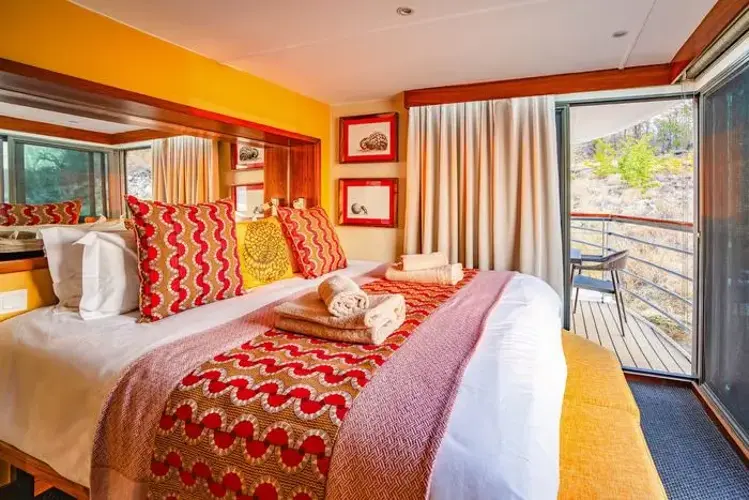 CroisiEurope RV Zimbabwean Dream Double Cabin ©Shaun McMinn 2.webp