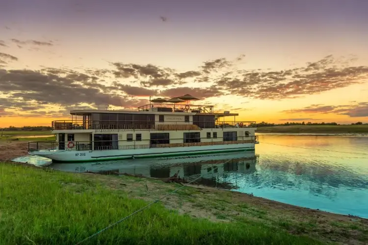 RV African Dream Ship 5.webp