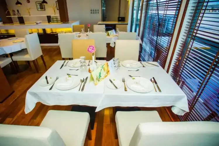 RV Indochine II 1 Restaurant.webp
