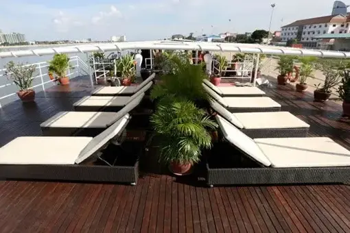 580x340_sun-deck.webp