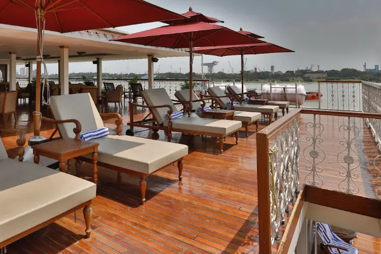 RV Ganges Voyager Sun Deck ©CroisiEurope 1.webp