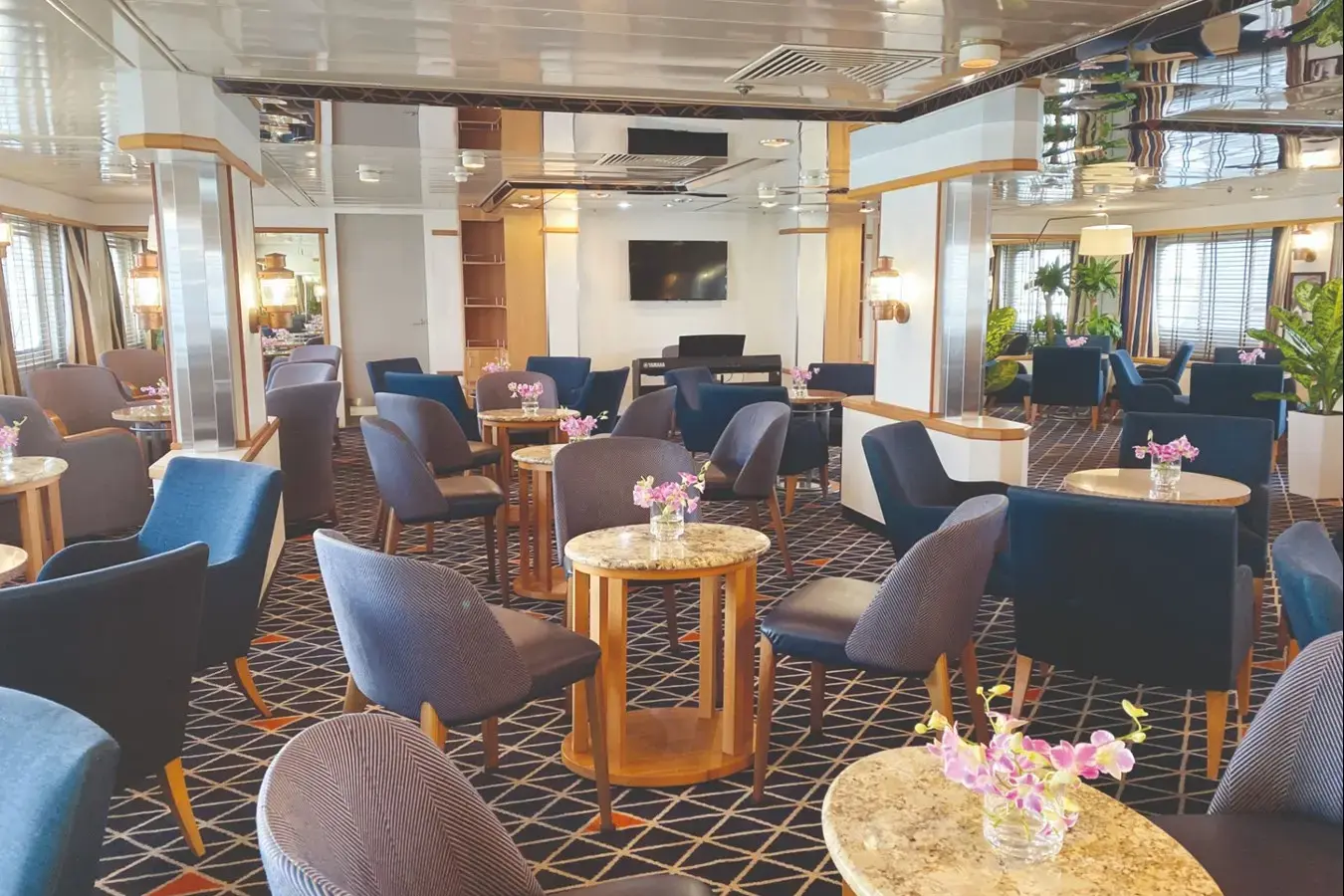 salon-bar-lounge07la-belle-des-oceans-thailande-malaisie-CroisiEurope-357349©Marcel Belanger-1.webp
