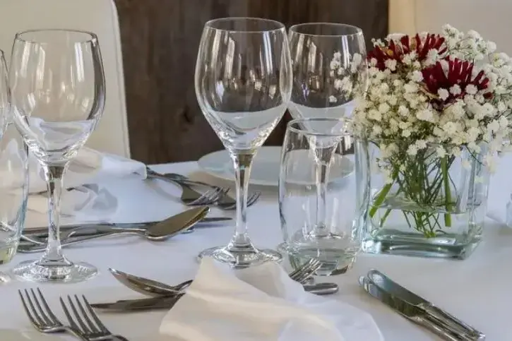 MS JEANINE restaurant 4.webp