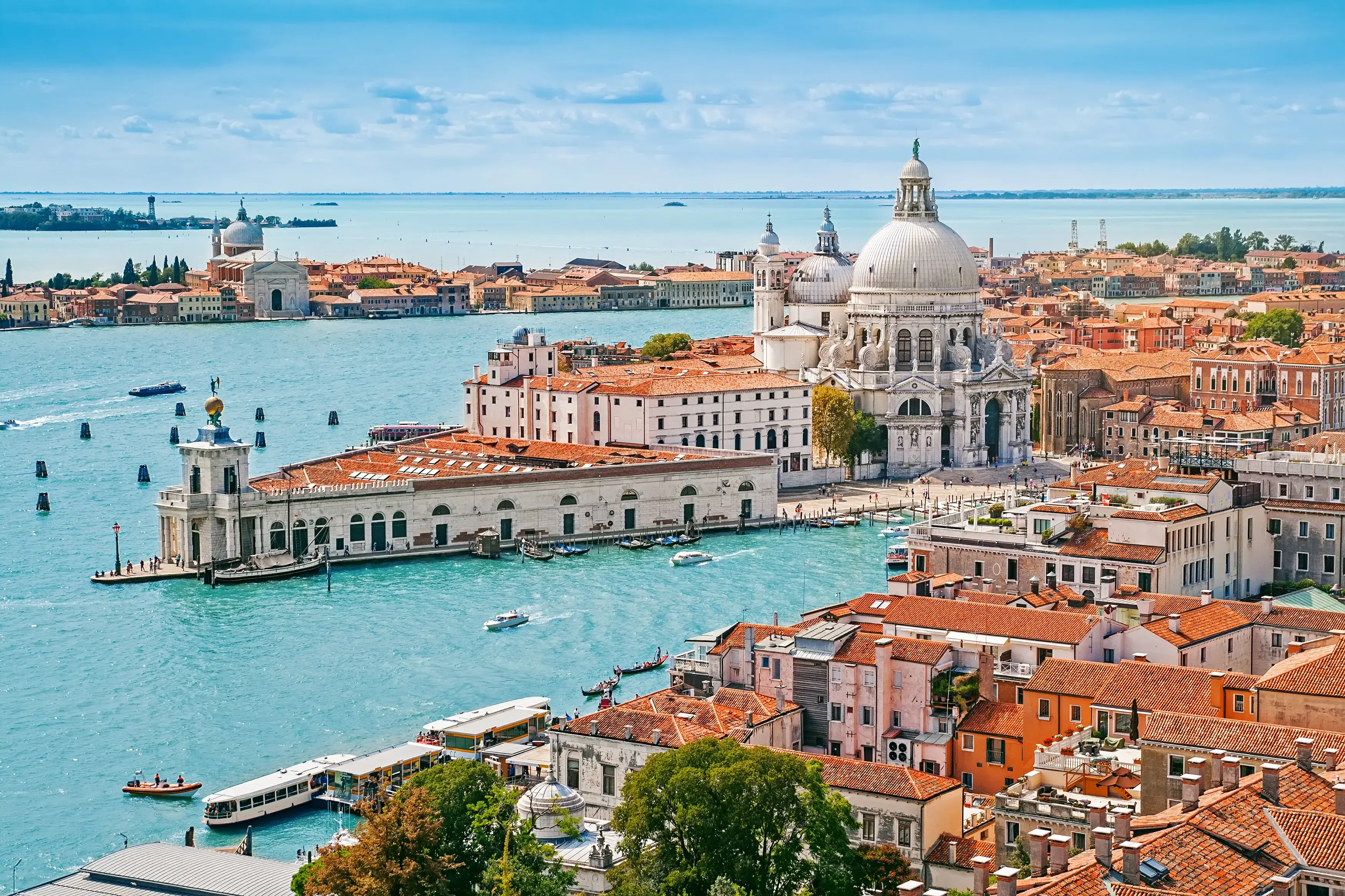 venedig-adobestock-92534950.webp