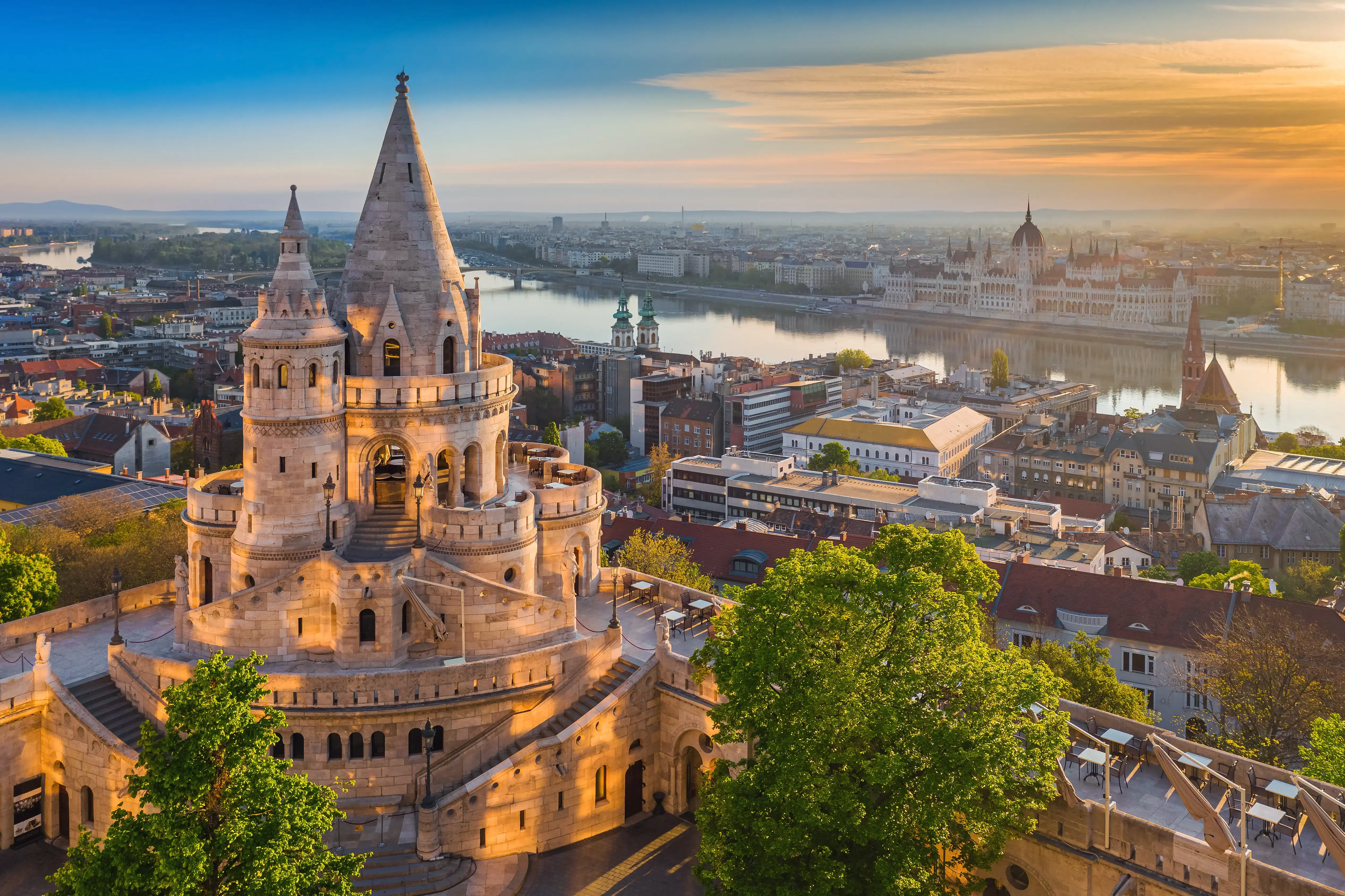 budapest-adobestock-302888101.webp