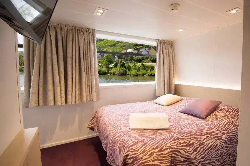 cabine-grand-lit-pont-principal-ms-lafayette-danube-rhin-croisieurope