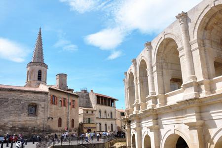 france-rhone-arles-croisieurope-vignette-lly-shutterstock