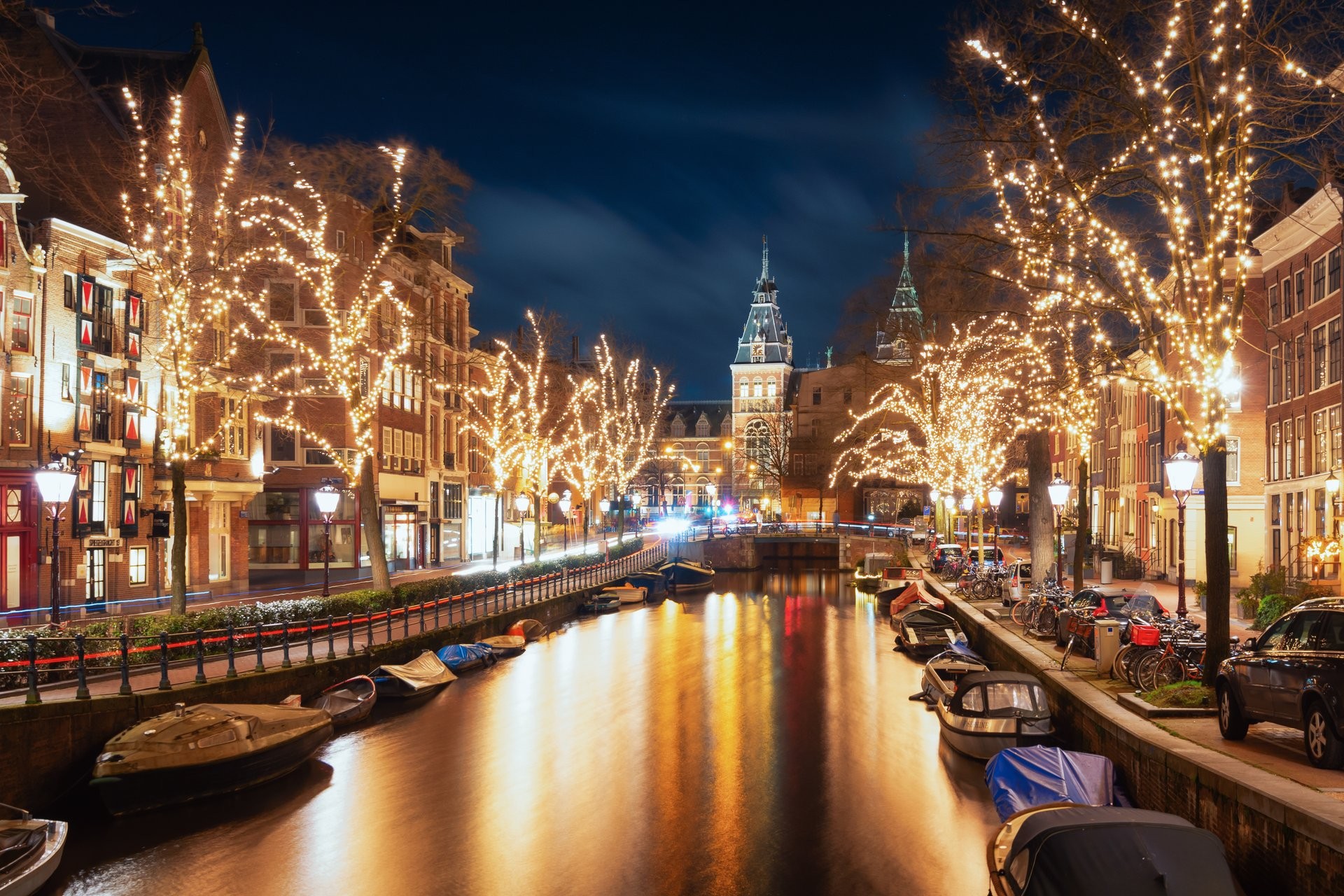 csm_AdobeStock_217827278_amsterdam_489bcca7d7.jpeg